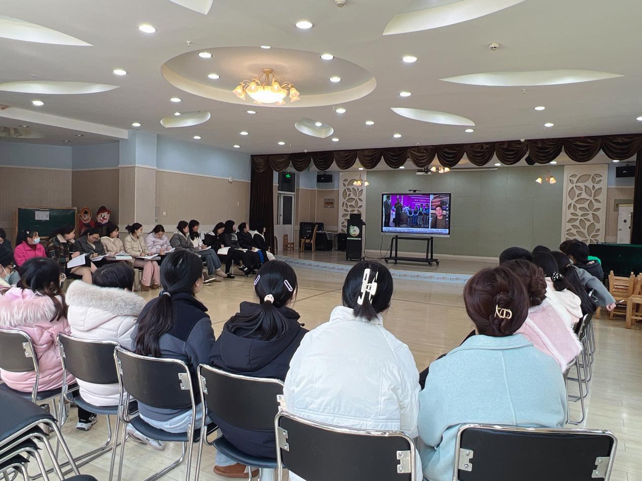 【生命迈幼·校园新闻】践行教育家精神 争做教育大先生——迈幼一园师德师风建设专题活动_html_3b863389.jpg