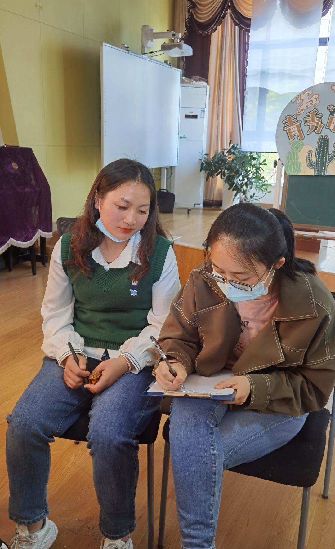 2021.4.22 李婷（大 园级家委会报道_html_47a86734.jpg