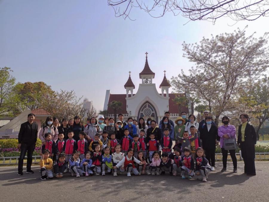 中一班春游新闻稿_html_5a70d026.jpg