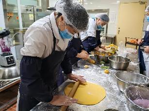 【生命迈幼·安全第一】“点”点心意，“食”刻相伴_html_43eeb1b1.jpg