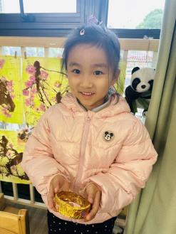 定稿【生命迈幼·校园新闻】春日花漾，爱满心间——迈幼嘉誉山分园“三八妇女节”主题活动_html_5f314efa.jpg