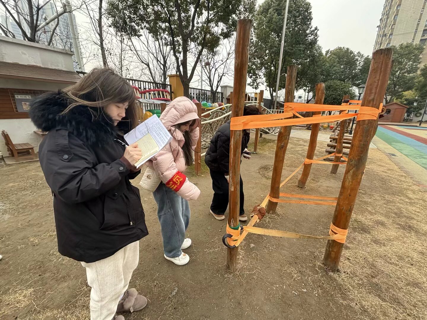 （定）新春起航保安全 校园焕新迎开学——记迈幼三园开学前安全大检查_html_57b8d84.jpg
