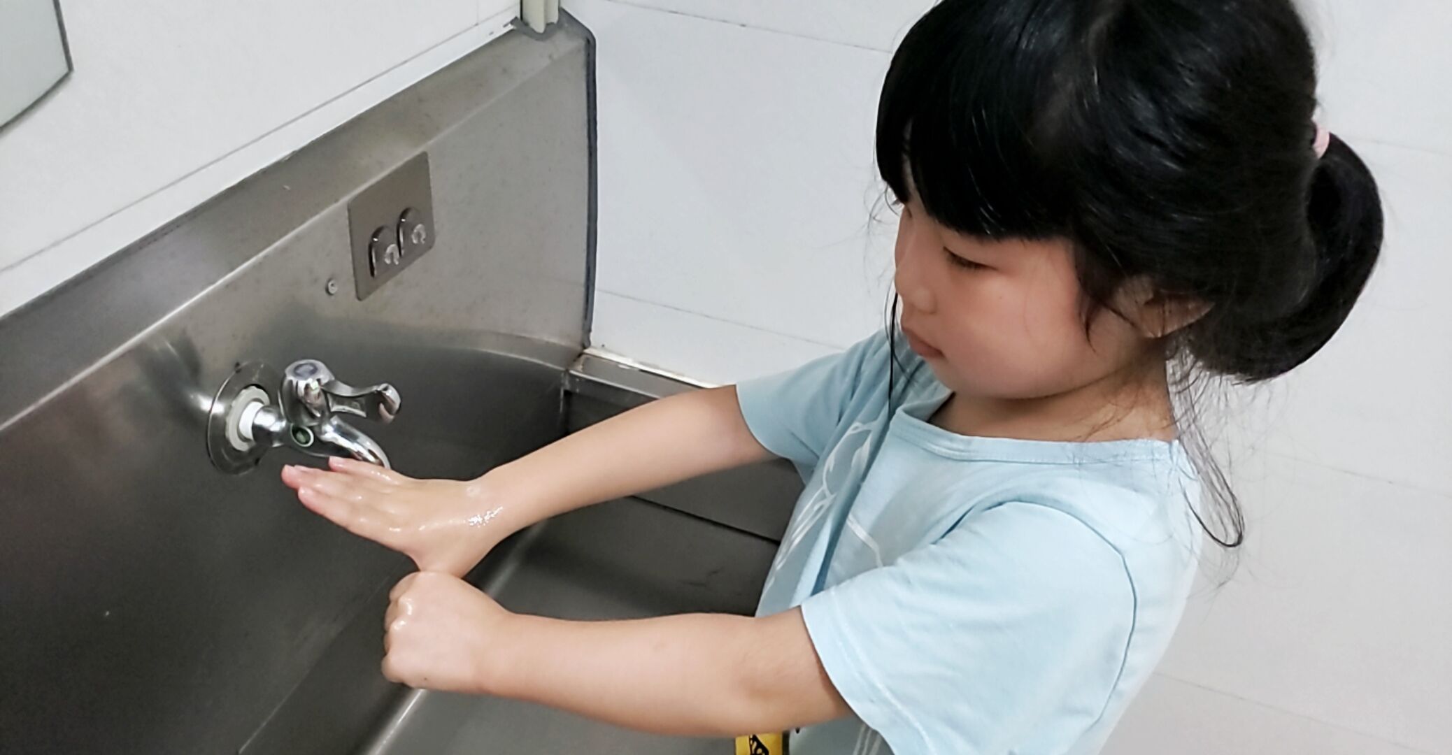 小中大自理能力比赛报道(1)_html_m5bcba971.jpg