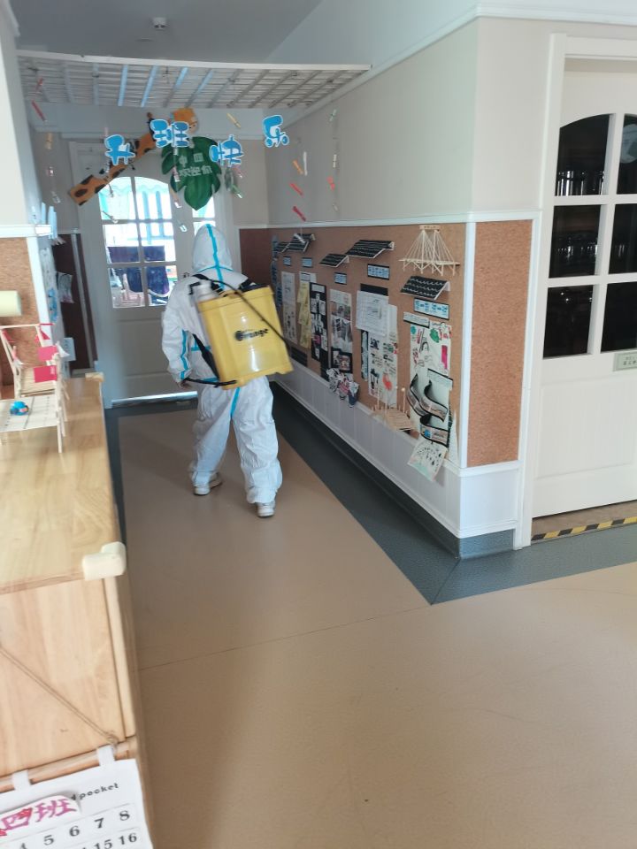 11.7复学会议_html_14debf19.jpg