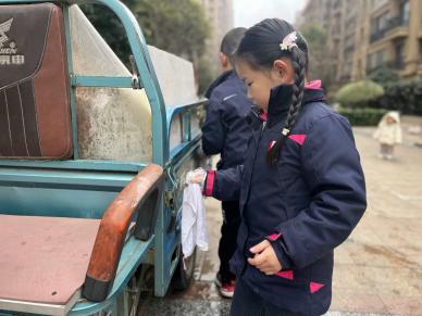 2025.3.5【生命迈幼&middot;童年畅玩】三月春风暖人心，雷锋精神代代传—记迈幼瑜憬湾分园雷锋日活动_html_m62dce898.jpg