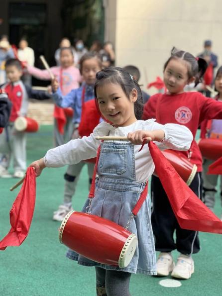 【生命迈幼·校园新闻】“心”相遇“爱”相伴——迈幼一园中班家长开放日活动_html_2e22a349.jpg