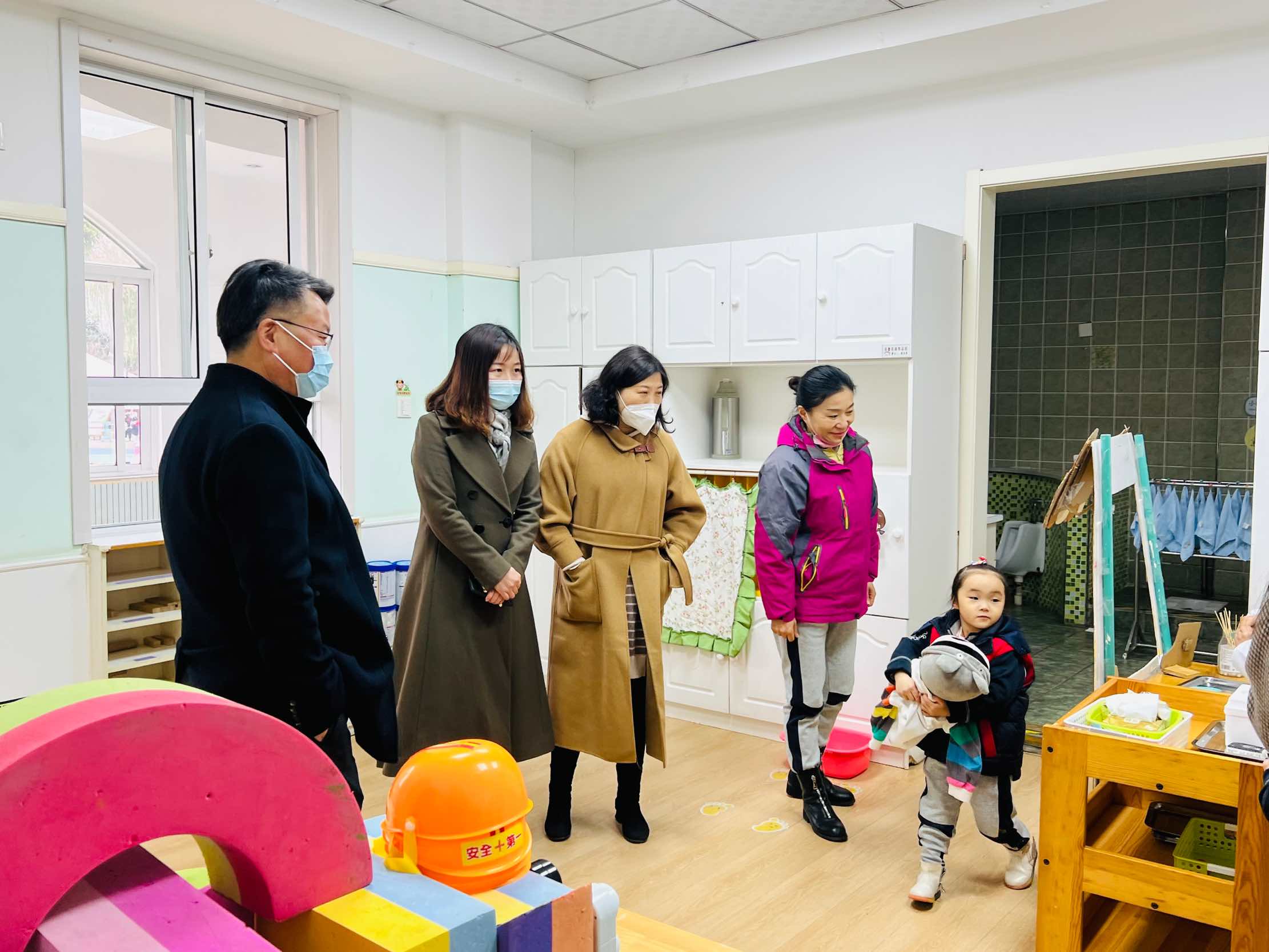 迈皋桥幼儿园迎接省课程游戏化专项视导(1)(1)(1)_html_4377ec43.jpg