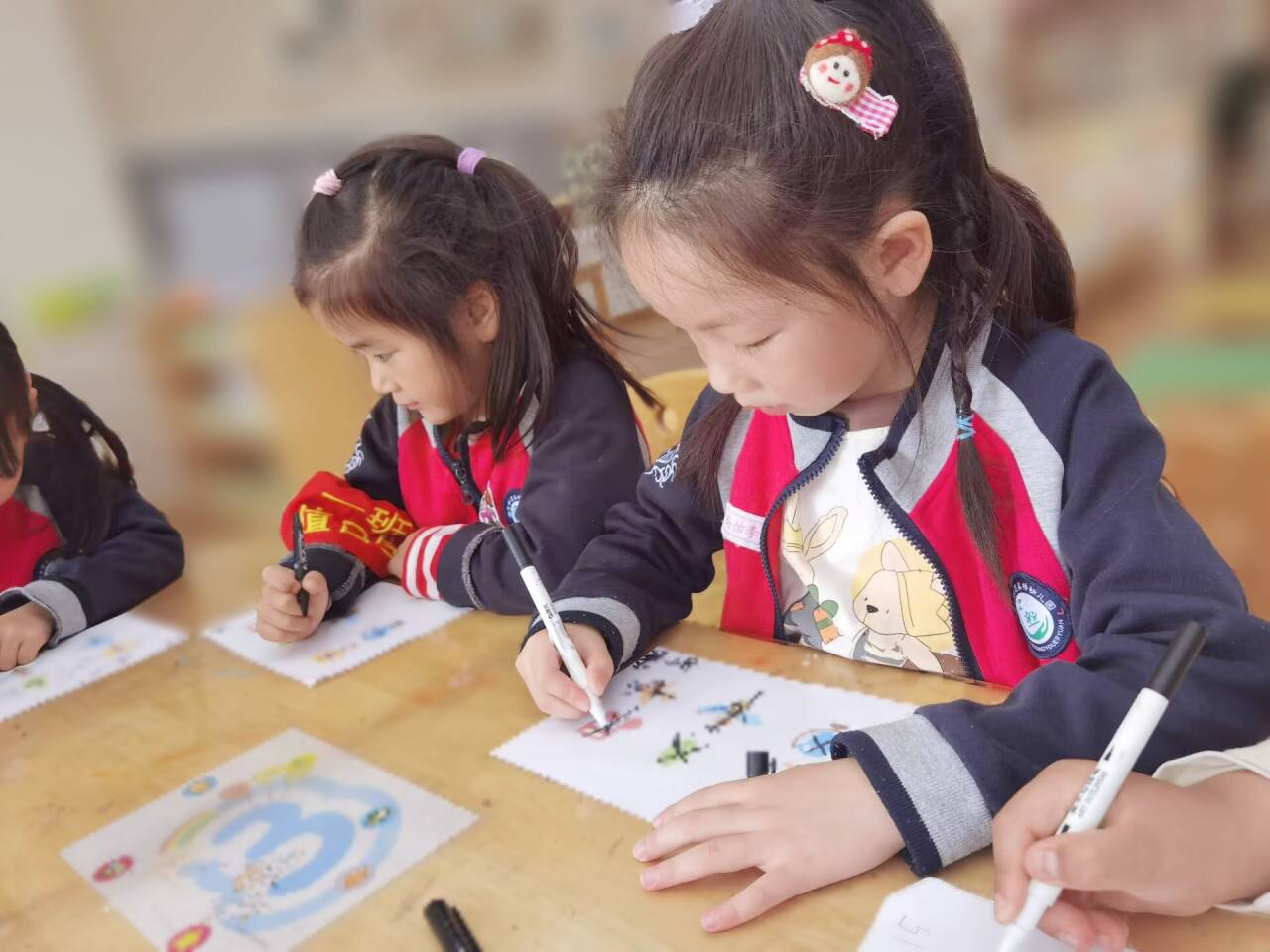 最美下雨天，“幼”与你相见——迈幼三园中班组家长开放日活动陈丹琴_html_m245bf391.jpg