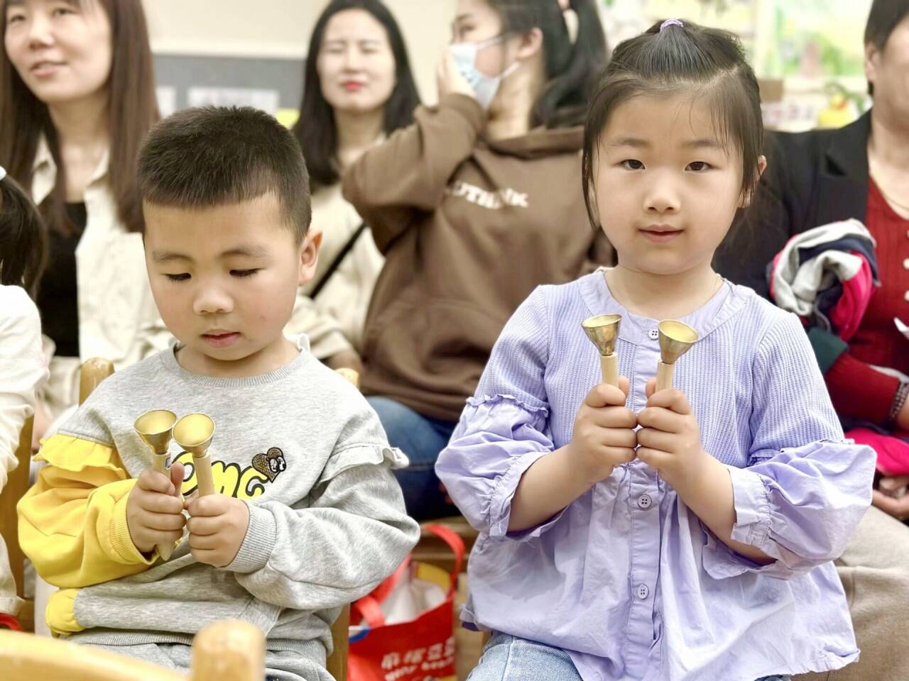 最美下雨天，“幼”与你相见——迈幼三园中班组家长开放日活动陈丹琴_html_483c6368.jpg
