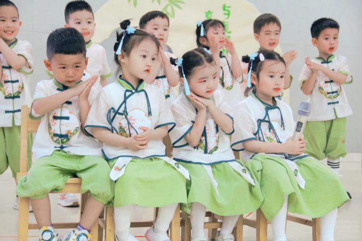 六一报道2(2)_html_md3c56db.jpg