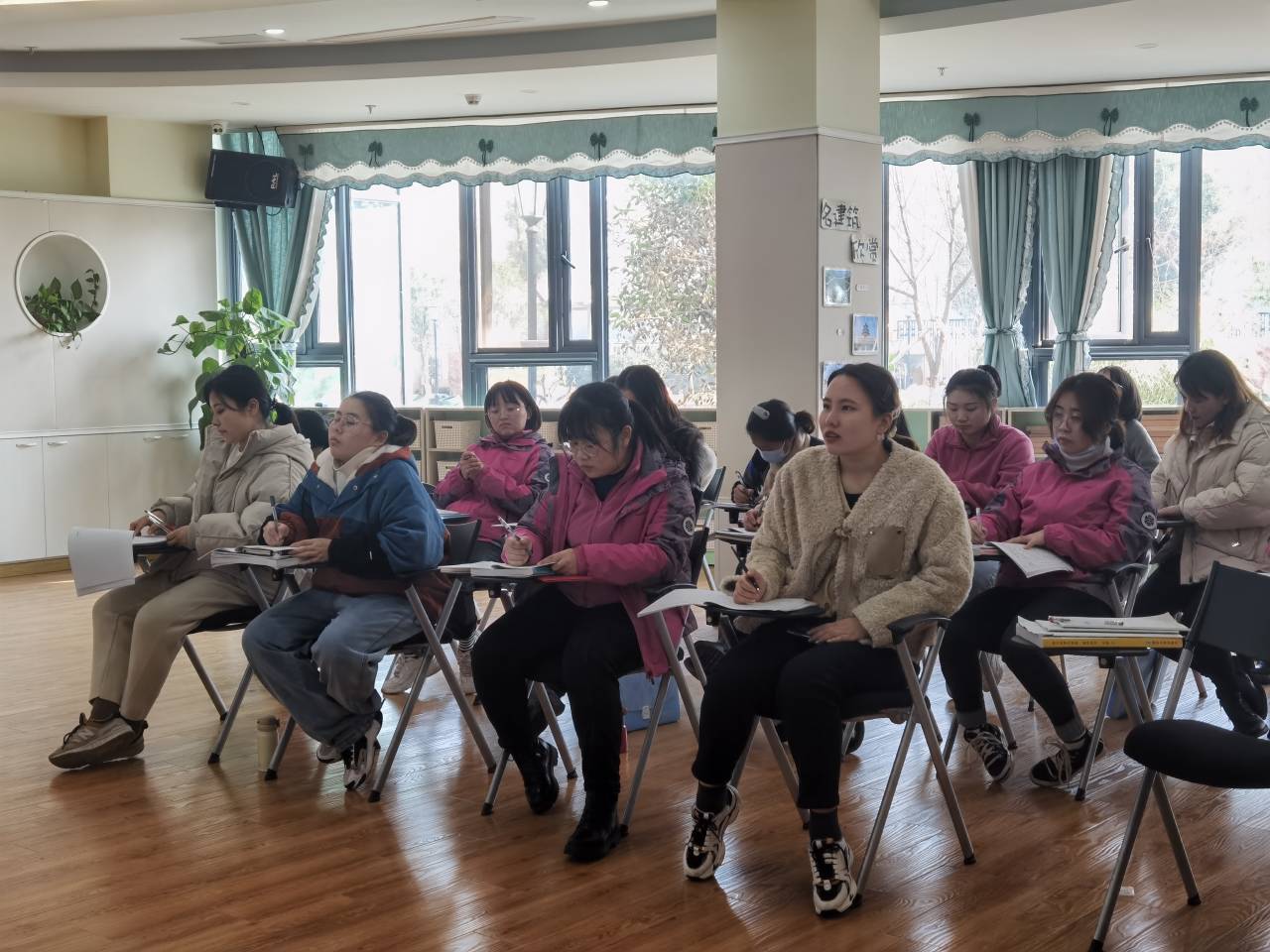 课程故事学习新闻稿_html_25ea43aa.jpg