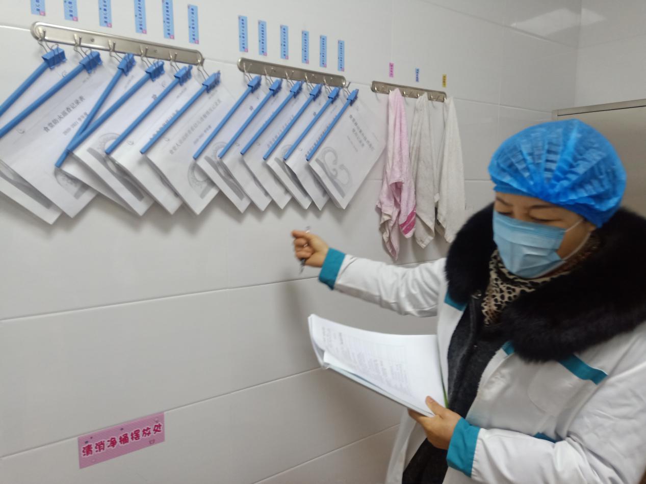 【幼教督学】 疫情当前严检查 筑牢健康防线墙_html_m111a1750.jpg