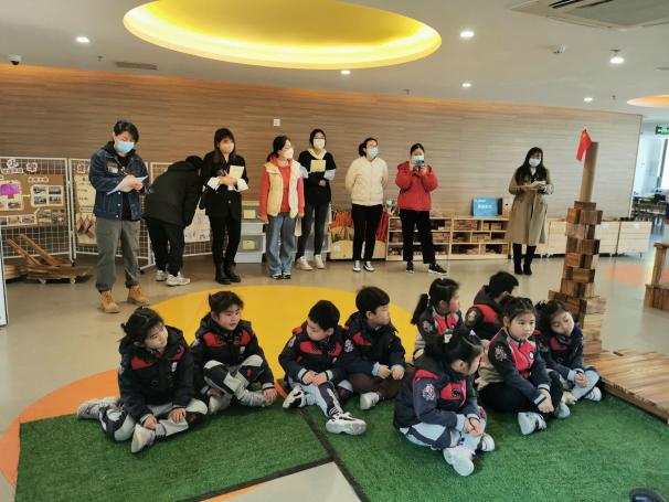 【生命迈幼·校园新闻】聚焦创造性游戏 研以共学促成长_html_m7156a5c0.jpg