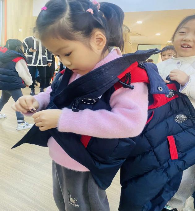 8.【生命迈幼&middot;卫生保健】生活小能手 自理我最棒--幼儿自理能力评比_html_64bf9544.jpg