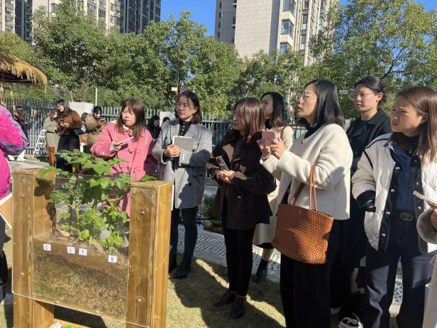 名师参观进校园，观摩交流促成长----迈幼嘉誉山分园仪征市潘岚名师工作室参观活动(1)_html_m71ff7cc4.jpg