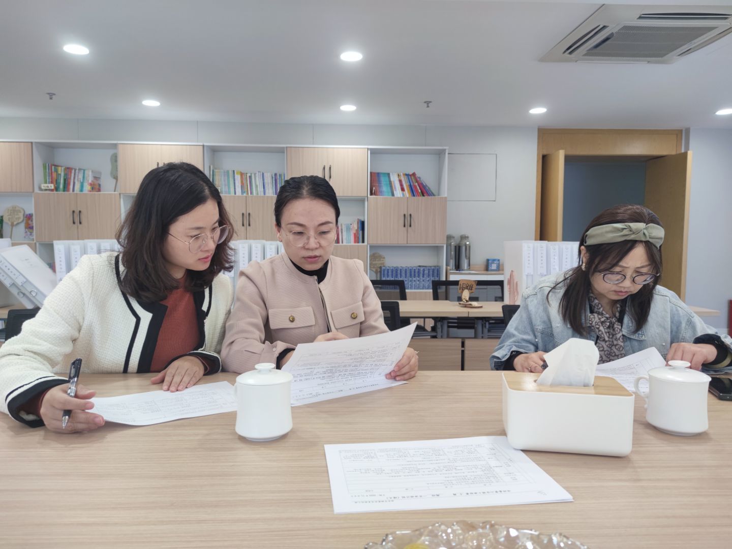 定稿：【生命迈幼·校园新闻】聚力省优，逐梦前行——迈幼嘉誉山分园迎接区教师发展中心进行省优创建指导_html_m2ed9ed7c.jpg