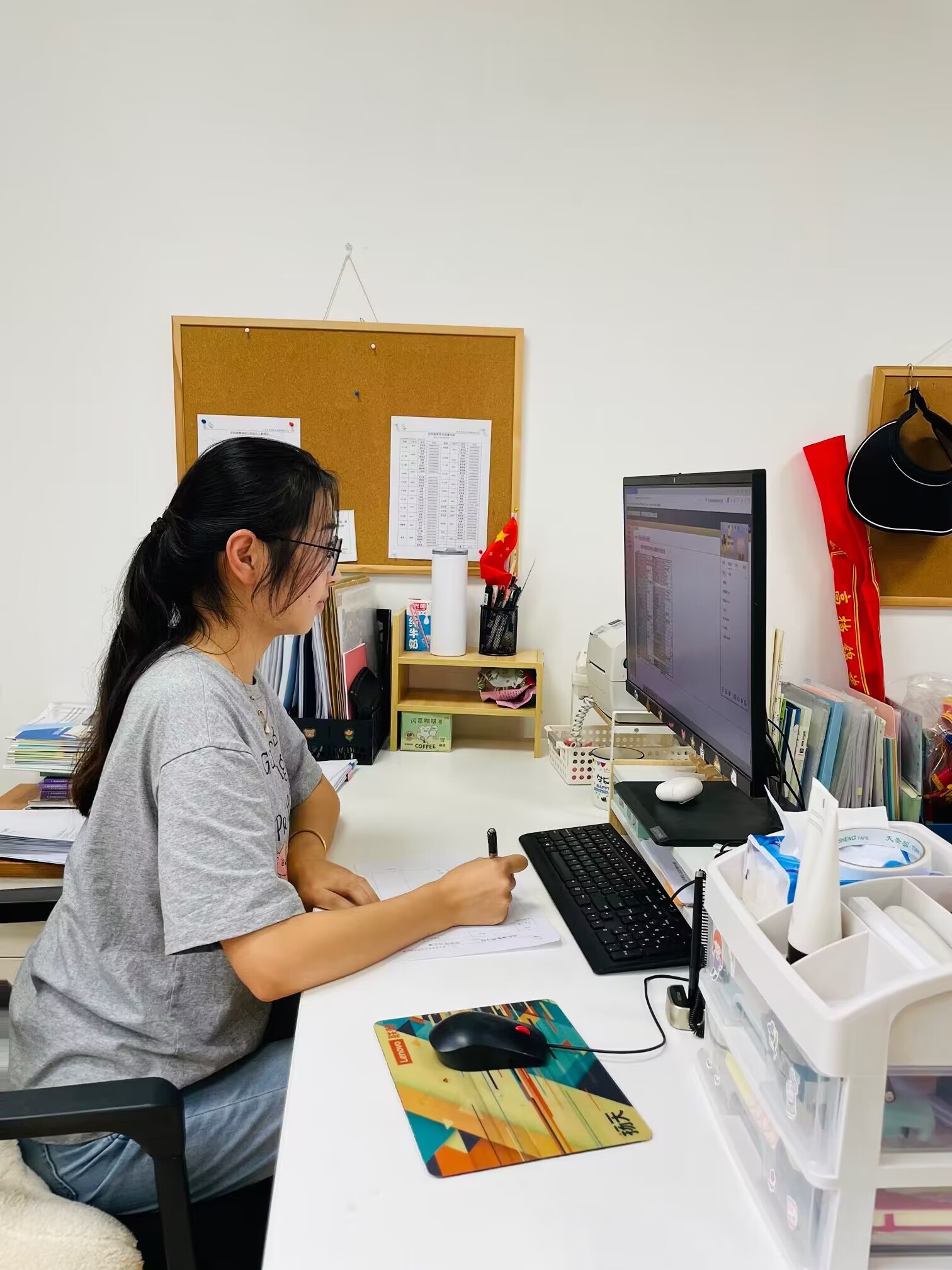 2023.9.27顾哲如【生命迈幼&middot;师德建设】迈幼瑜憬湾分园9月师德标兵系列推送_html_m56e8915e.jpg