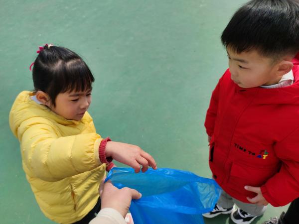 迈幼嘉誉山分园学雷锋新闻稿修改_html_m549e2fc.jpg