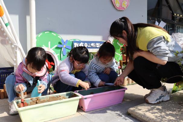 2023.3.11植树节报道_html_ma5ceb7a.jpg