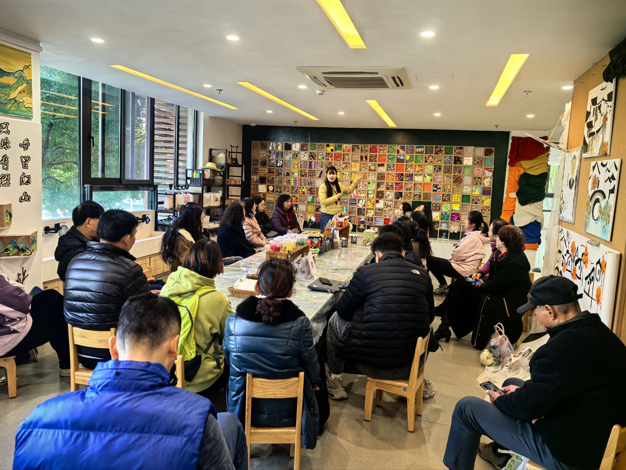 定稿【生命迈幼·教学动态】以爱为桥 见证绽放——记迈幼嘉誉山分园家长半日开放活动_html_m7117e757.jpg