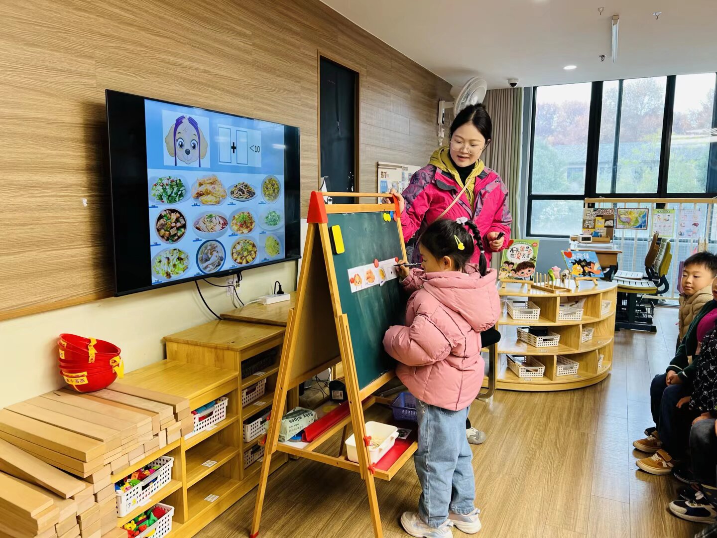 定稿【生命迈幼&middot;教学动态】以爱为桥 见证绽放——记迈幼嘉誉山分园家长半日开放活动_html_5b791423.jpg