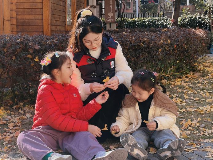 【生命迈幼·校园新闻】师者如光 育梦成阳——迈幼一园10月师德之星_html_m2a58865f.jpg