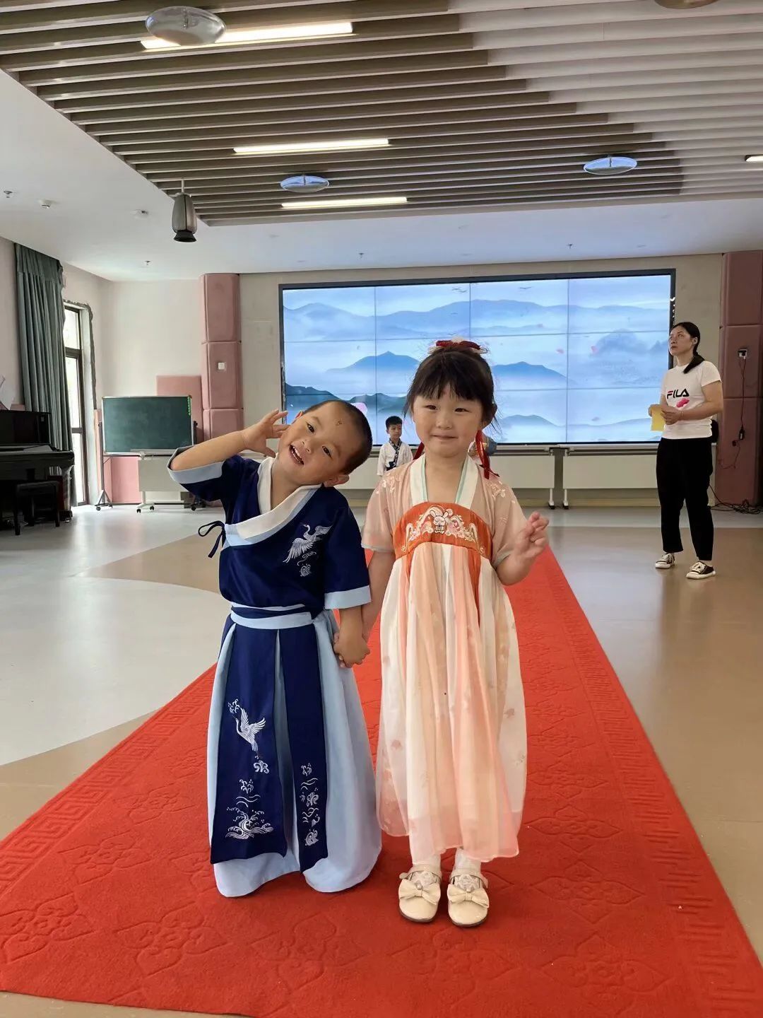 20230601 【生活燕幼·园区动态】燕鸣苑分园：乐享民俗 欢庆六一 ——亲子游园会活动_html_m7a948d49.jpg