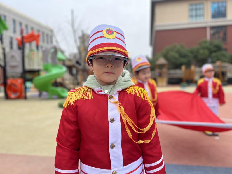 20241223【生活燕幼&middot;园区动态】新城分园——大三班升旗仪式 _html_21148f80.jpg
