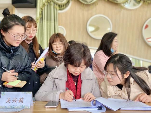 20240306【生活燕幼·园区动态】下庙分园：“专家引领，指导复审”——2024年省优复审申报专题培训会_html_m71c88860.jpg