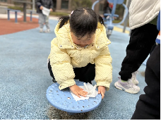 20240304【生活燕幼·园区动态】“三月春风暖，雷锋伴我行”——学雷锋系列活动_html_ma0b333c.png