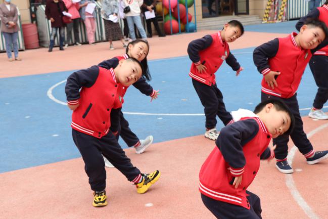 20210416新城早操_html_m4382e3be.jpg