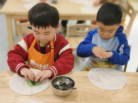 20240403【生活燕幼·园区动态】“浸润童心 情忆清明”——舌尖上的节气之清明_html_m426f2b55.jpg