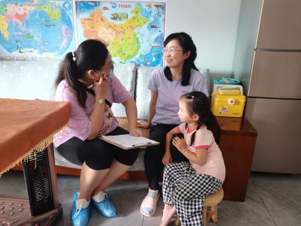 【生活燕幼·家园共育】“初见美好，与爱相约”——小班年级组新生家访活动_html_1442755c.jpg