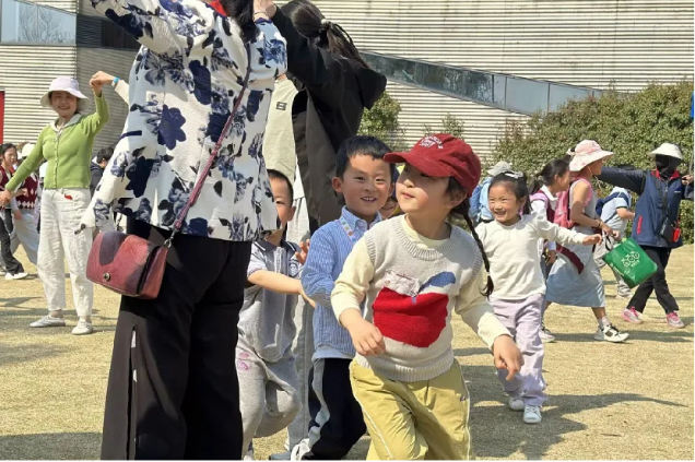 20250326【生活燕幼&middot;园区动态】新城分园：春风生万物，美好将启程——幼儿春季游学活动_html_m2e8f8890.png