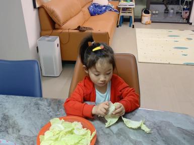 20240429 【生活燕幼·园区动态】“展劳动之美，育劳动之乐”——五一劳动节活动_html_m3da9ab8b.jpg