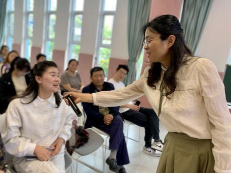 20240511【生活燕幼·园区动态】“孩子会自理 家庭更幸福”——风行栖霞讲师团活动_html_70d74363.jpg