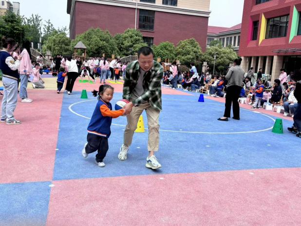 20240429小班亲子运动会_html_m1035f5bd.jpg