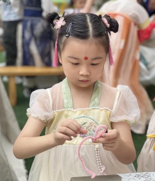 【生活燕幼·园区动态】下庙分园：“燕衔双节  庙趣横生”——双节同庆游园活动(1)_html_m5473b6b0.jpg