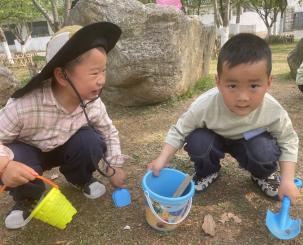 (已瘦身)20250414【生活燕幼·园区动态】新城分园：小桃子行知研学——春日里的成长之旅_html_m4f8d5df2.jpg