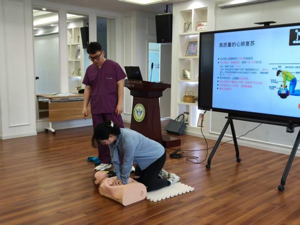 20250416【生活燕幼·安全第一】新城分园：急救培训新闻(_html_ca33f54.jpg