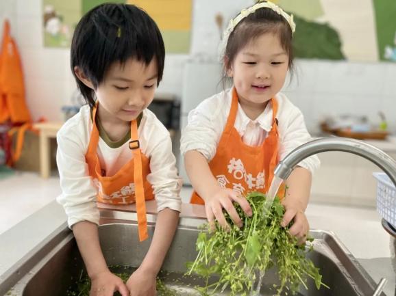 20230420【生活燕幼·园区动态】燕鸣苑分园：“雨生百谷，暮春将夏”——舌尖上的节气之谷雨_html_m25f3dde5.jpg