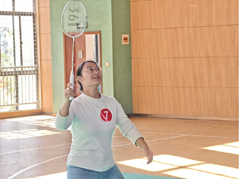 20251124【生活燕幼·园区动态】新城分园:“羽” 你同行展风采 师德铸魂暖初冬 —— 教职工羽毛球趣味赛_html_ma9d1ec1.png