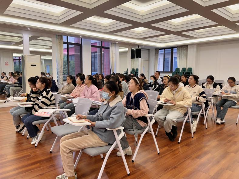 20241106【生活燕幼&middot;园区动态】新城分园：立足儿童视角，优化室内外游戏_html_ma24b574.jpg