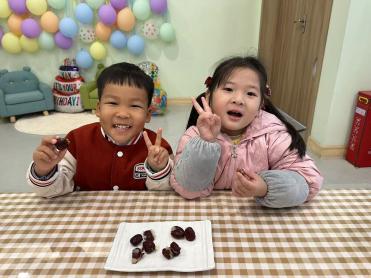 20241121  【生活燕幼·园区动态】：小雪至　暖寒冬——舌尖上的节气之小雪_html_2d185596.jpg