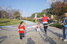 20241111“健康生活，悦享运动”——“悦跑·悦健康”2024年第一届亲子MINI马拉松活动_html_7373cf2f.png