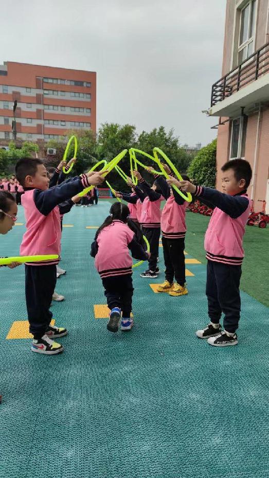 20220513祥和园区幼儿早操评比活动_html_m51d6ee18.jpg