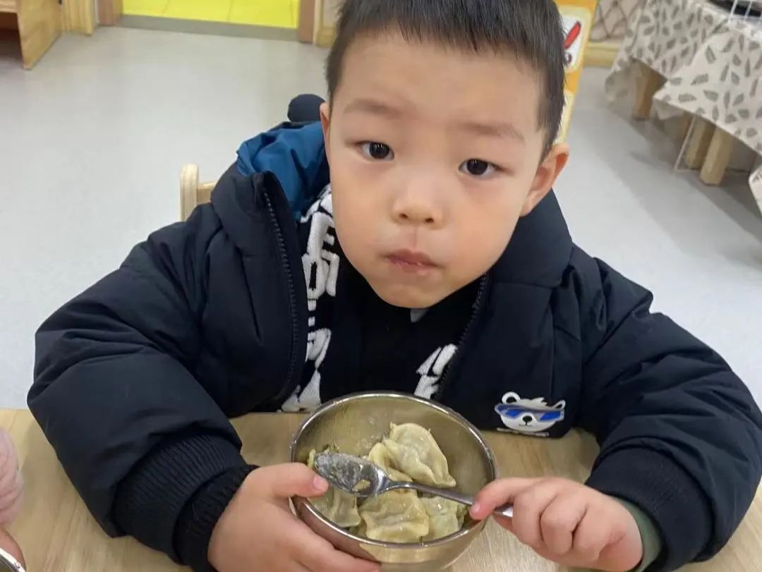 20230206【生活燕幼&middot;园区动态】燕鸣苑分园：“春暖花开 萌兔归来”——新学期开学记_html_m7a519bed.jpg