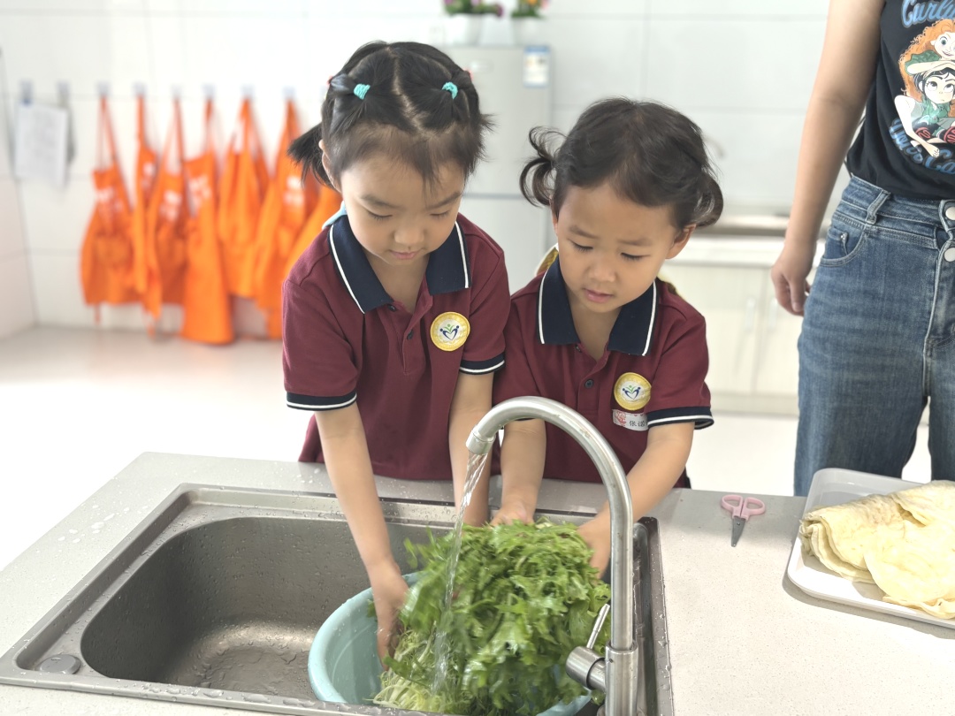 20240520 【生活燕幼·园区动态】“夏意芬芳，幸福满满”——舌尖上的节气之小满_html_m72c4a48d.jpg