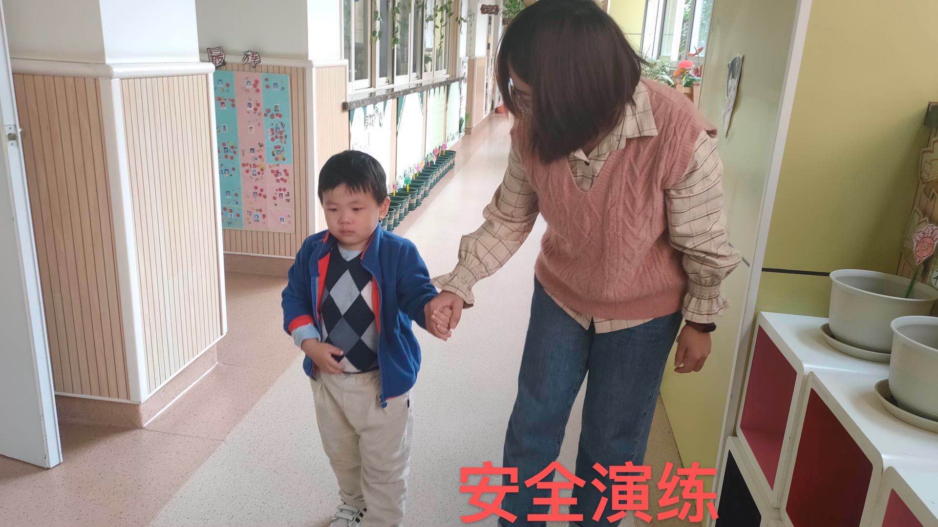 安全第一111111111111111_html_77b27b0c.jpg