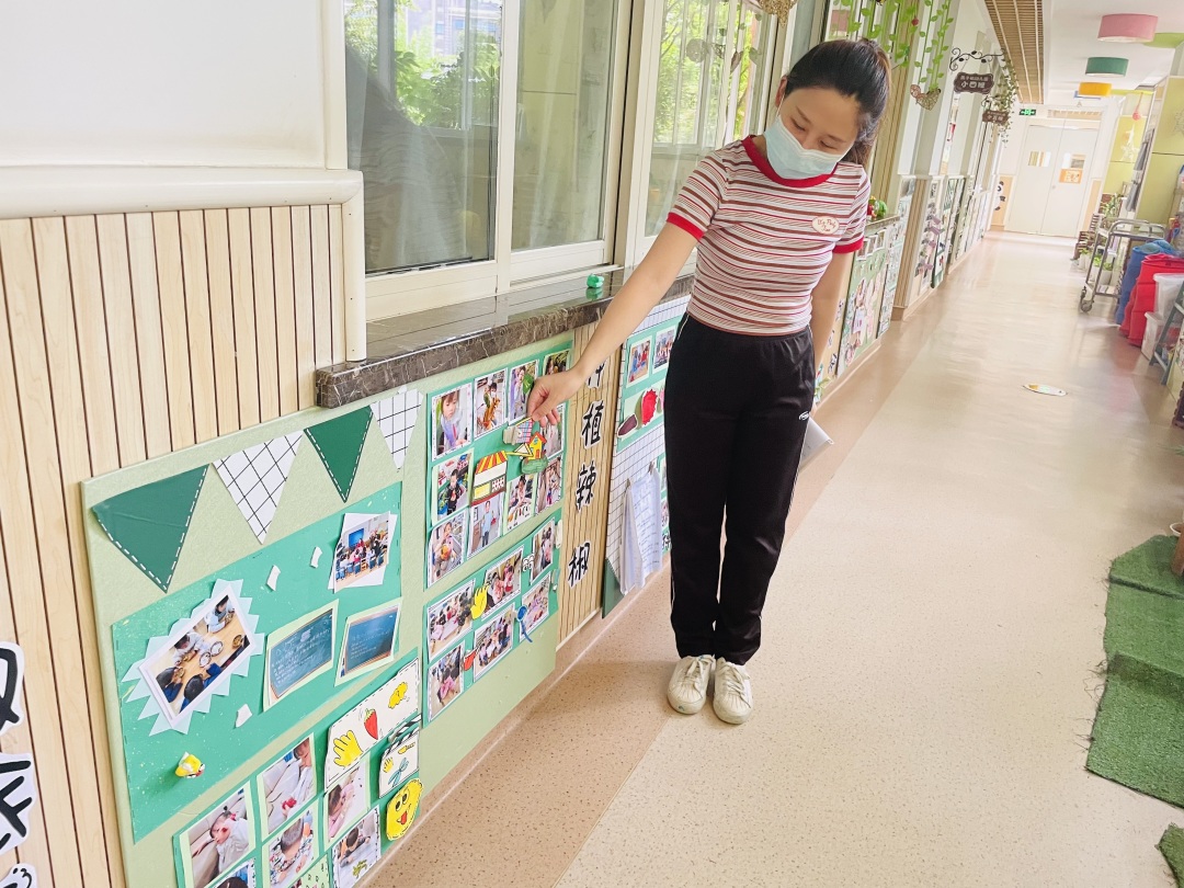 20220614【园区动态】下庙园区：“播种希望 收获成长”——班级种植墙评比活动新闻稿_html_m1b3f8ca9.jpg